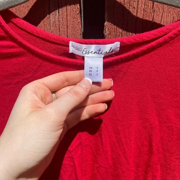 Red crop top - Picture 2 of 3